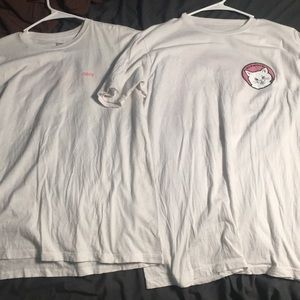 2 men’s white t shirts
